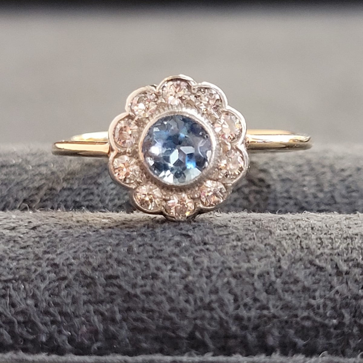 Secondhand 18ct Aquamarine & Diamond Daisy Cluster Ring