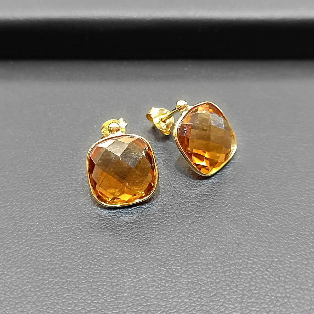 18ct Yellow Gold Citrine Stud Earrings