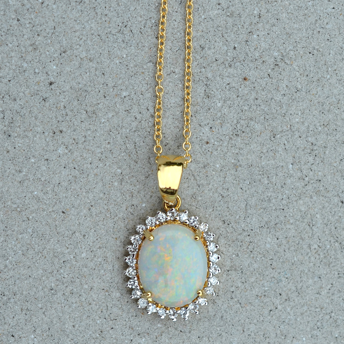 18ct Yellow Gold Opal & Diamond Pendant Necklace