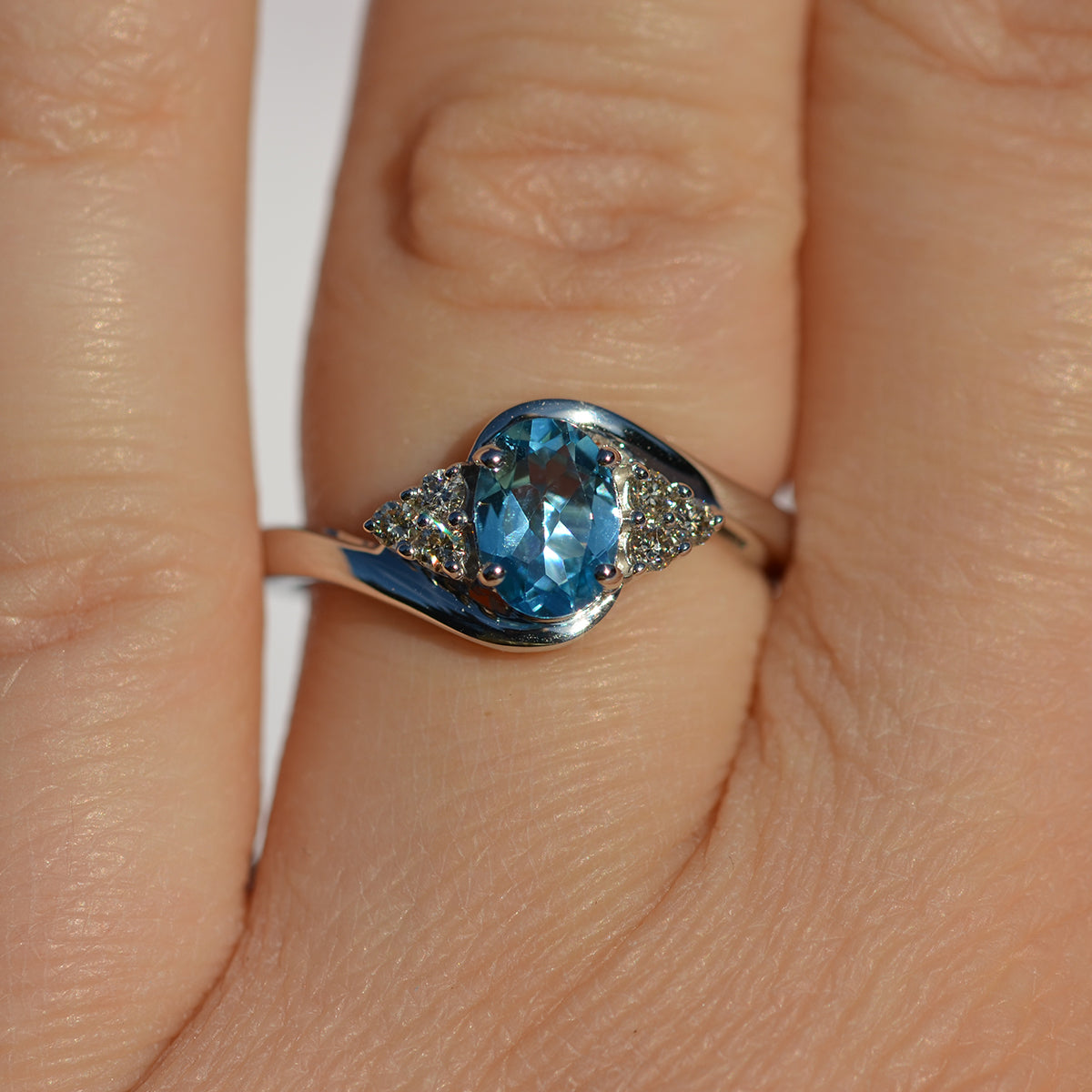 9ct White Gold Blue Topaz & Diamond Ring