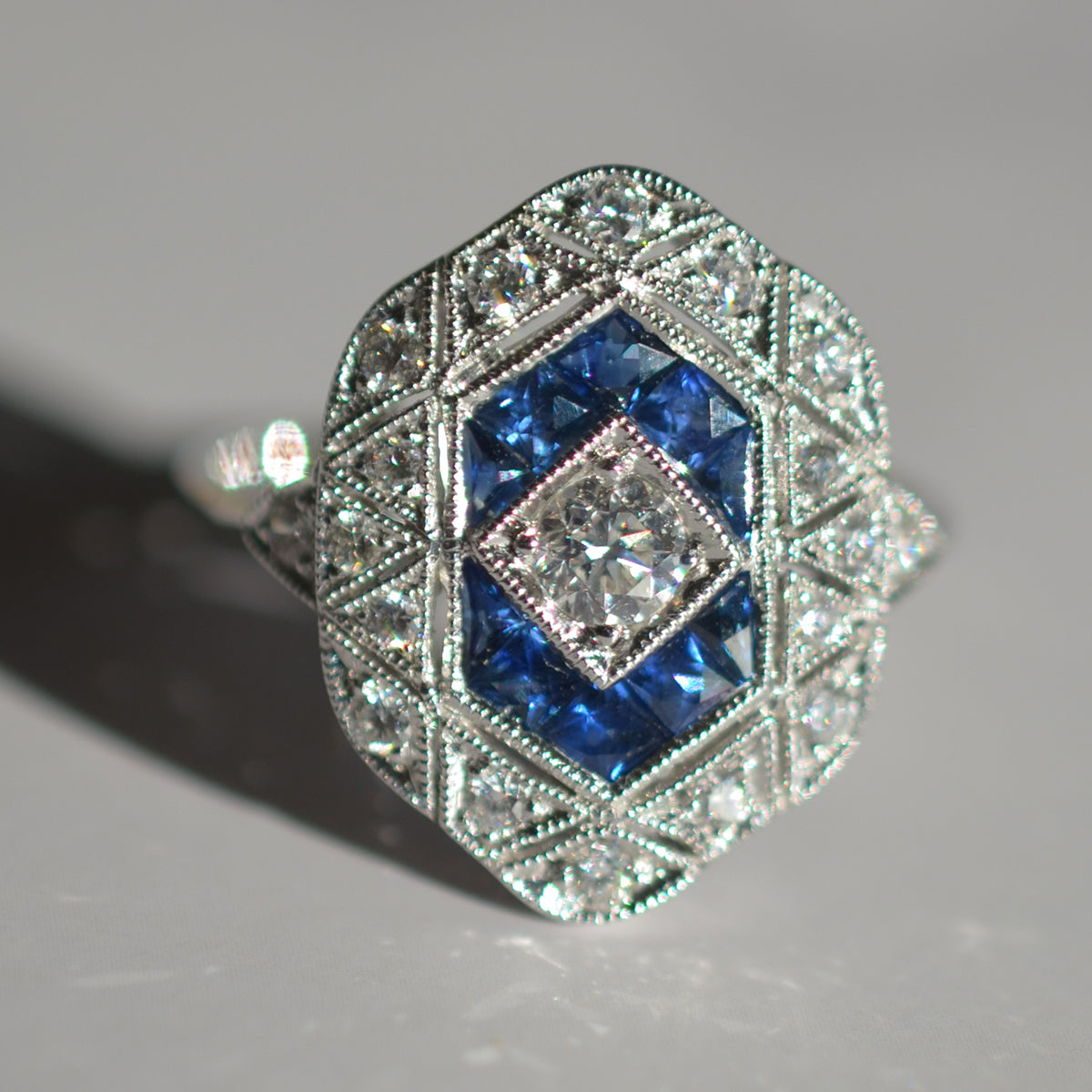 18ct White Gold Sapphire & Diamond Vintage Style Shield Ring