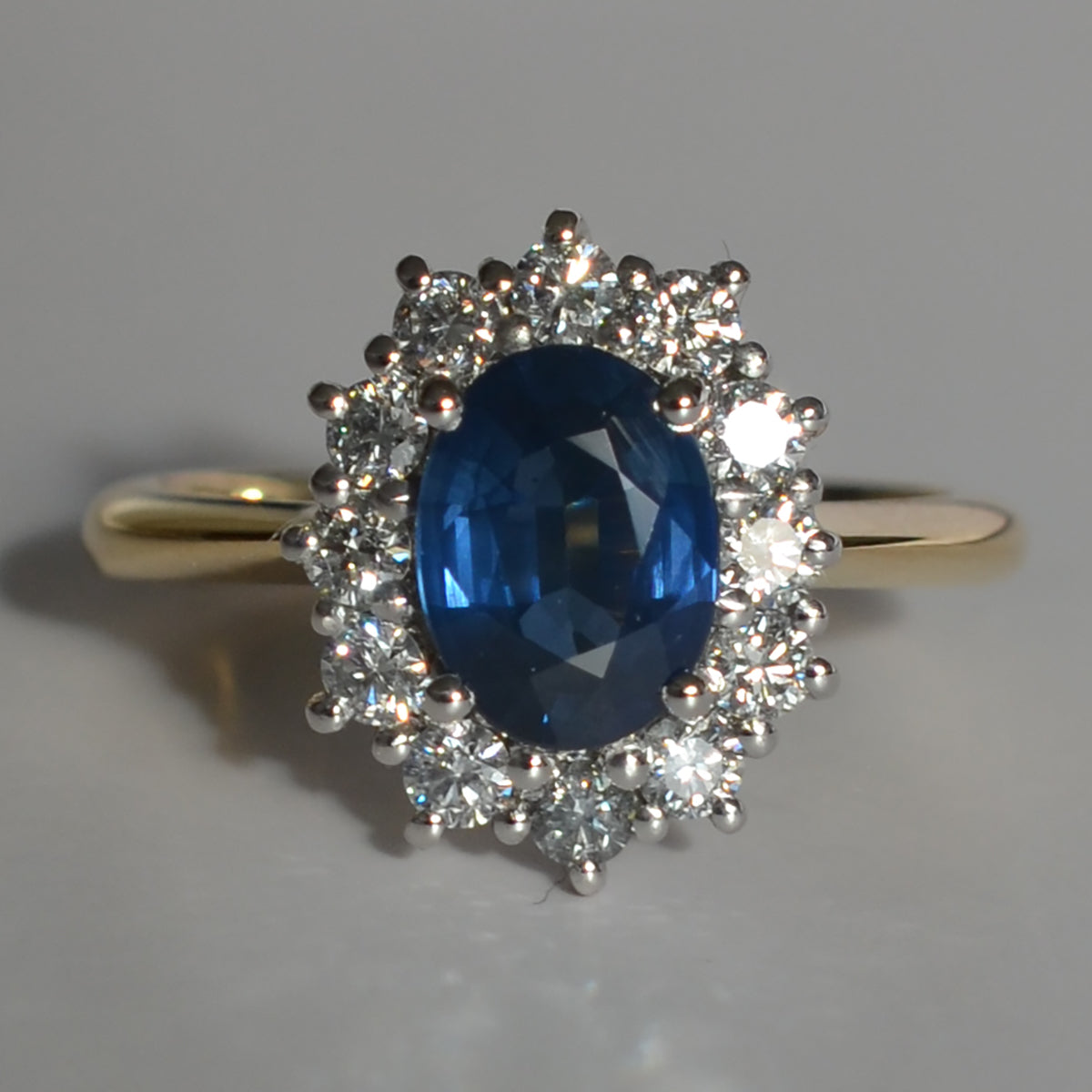 18ct Yellow Gold Sapphire & Diamond Oval Cluster Ring