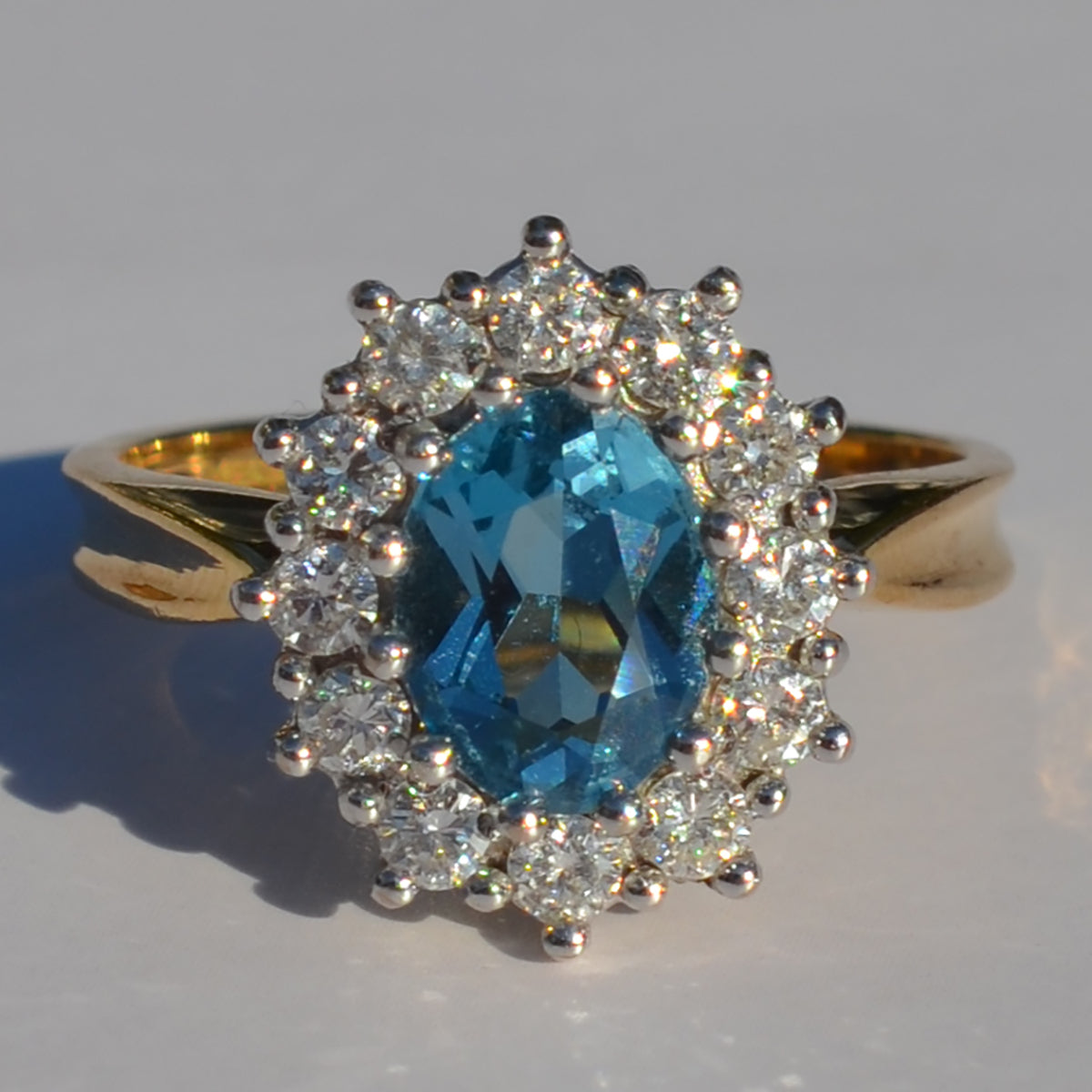 Secondhand 18ct Yellow Gold Blue Topaz & Diamond Cluster Ring