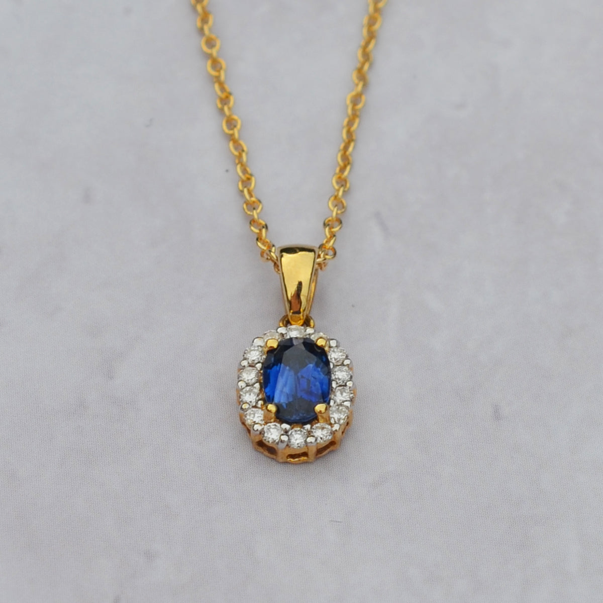 18ct Yellow Gold Sapphire & Diamond Cluster Pendant Necklace